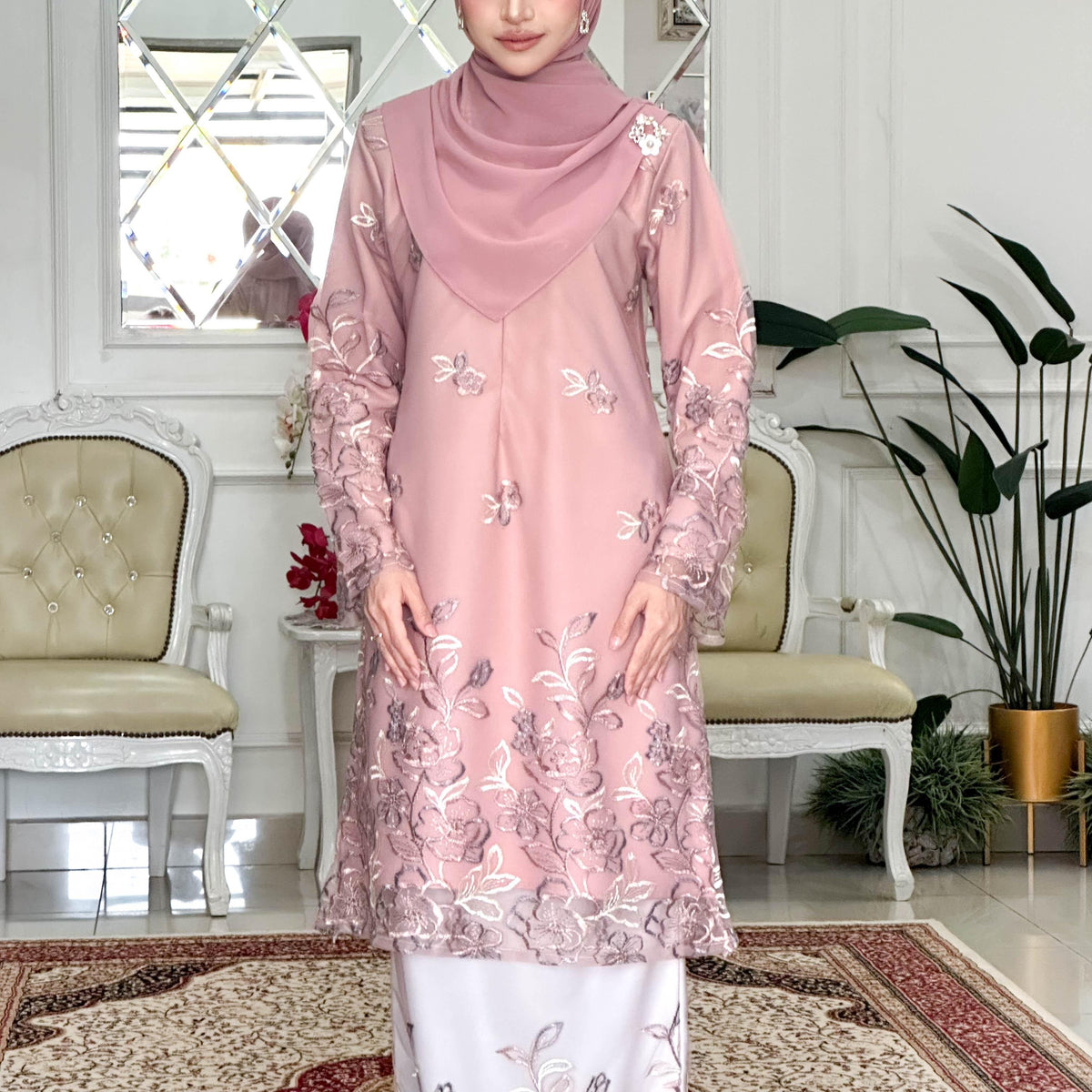 Elaira Kurung