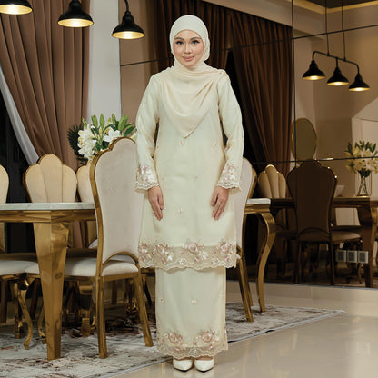 Velina Kurung