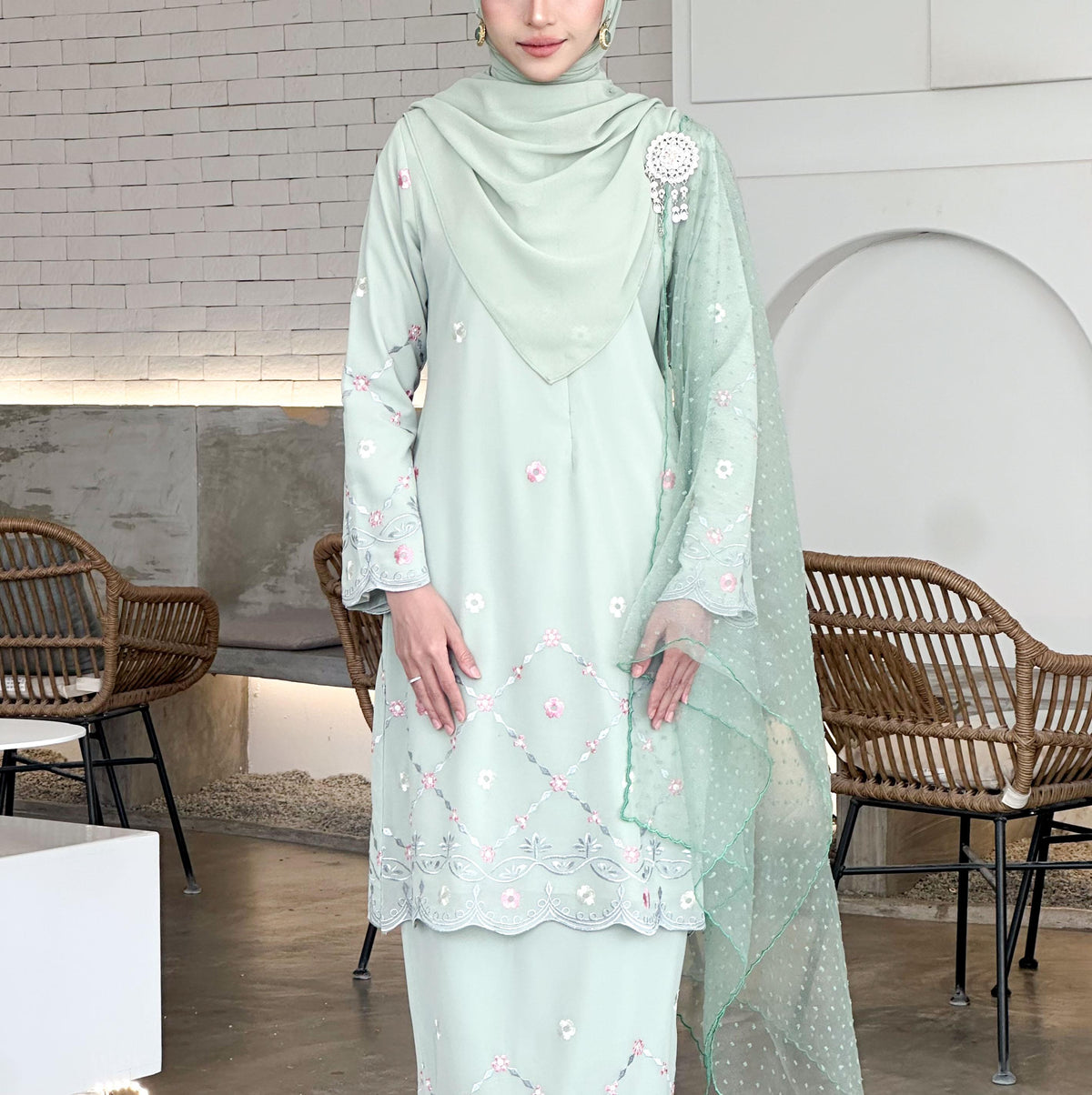 Jenna 2.0 Kurung