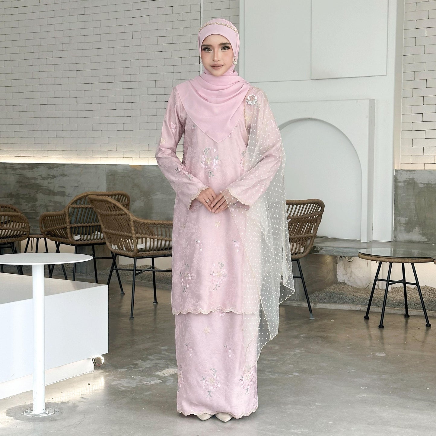 Meylia Kurung