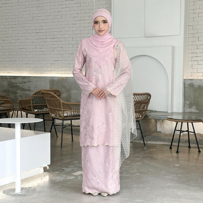 Meylia Kurung