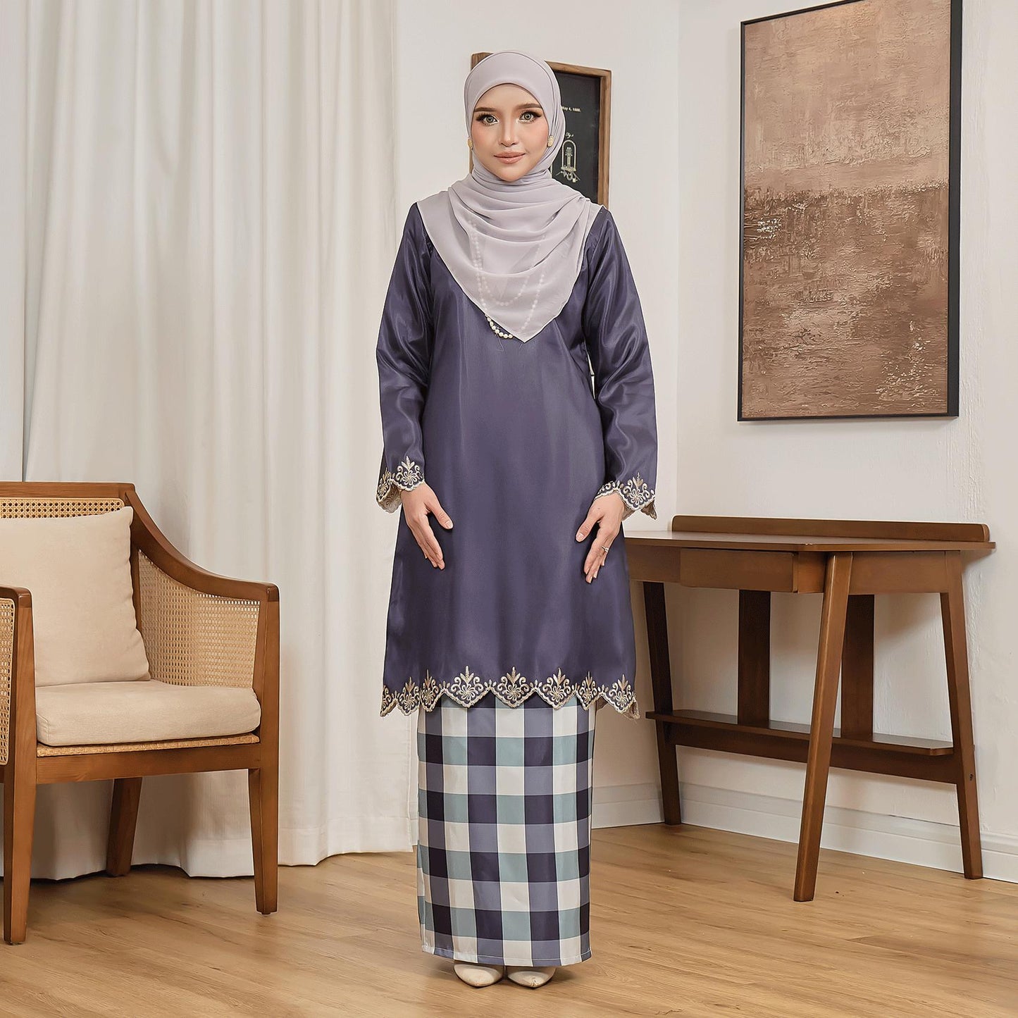Lunisya Kurung
