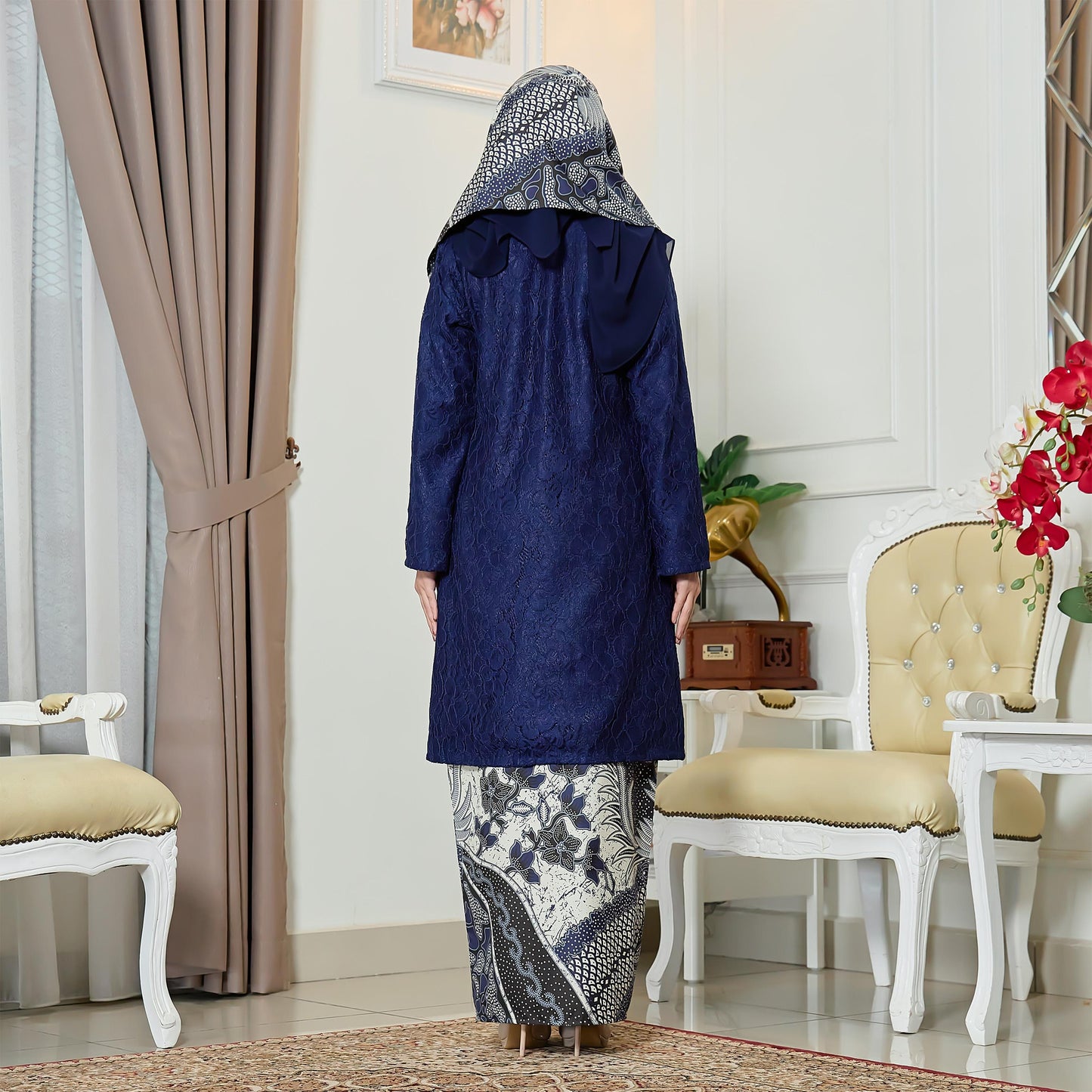 Karina Kurung