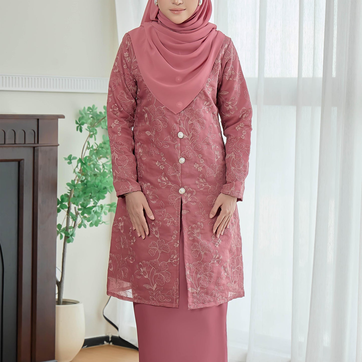 Felline Kurung