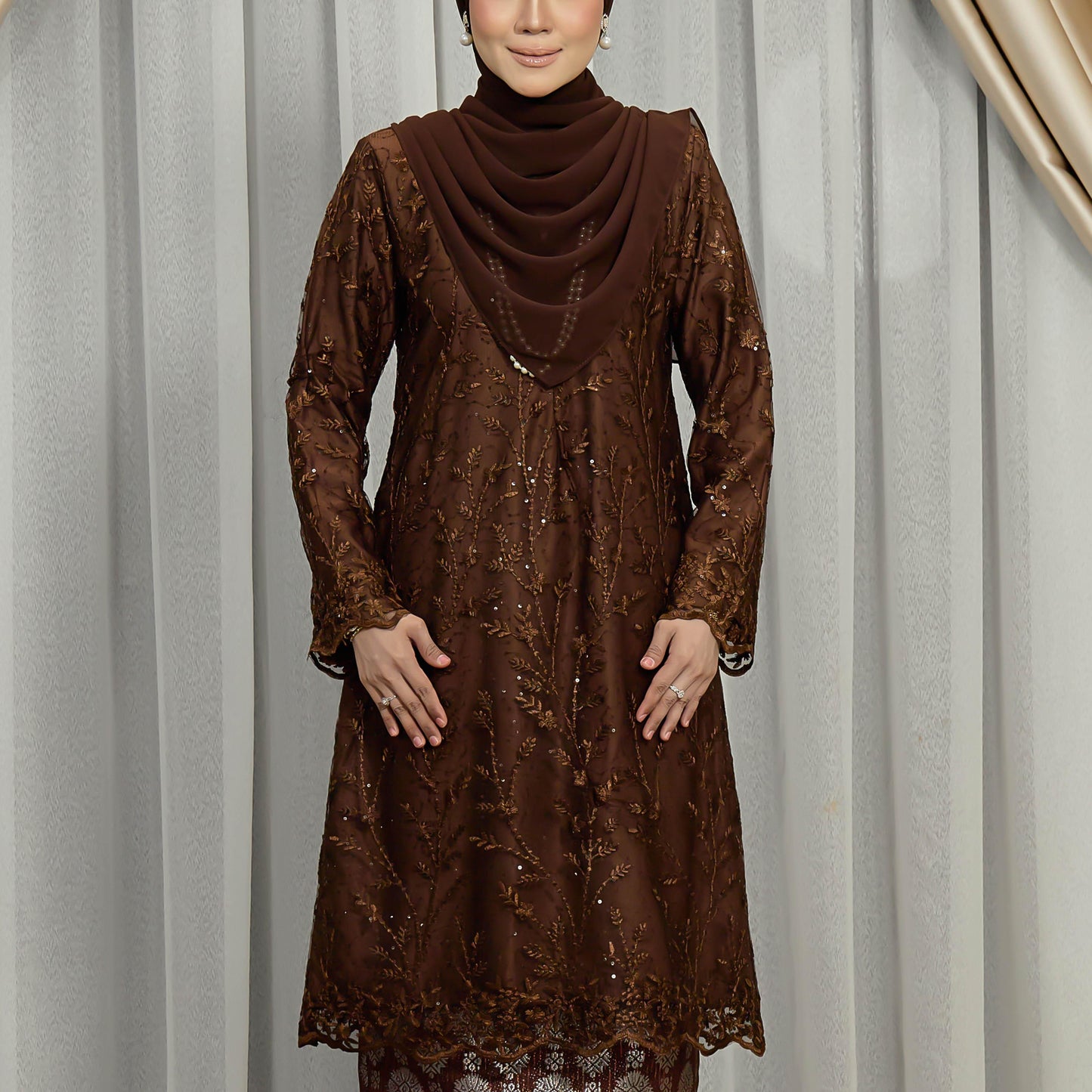 Adira Kurung