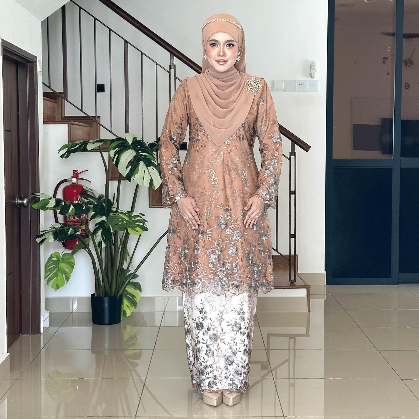 Naomi Kurung