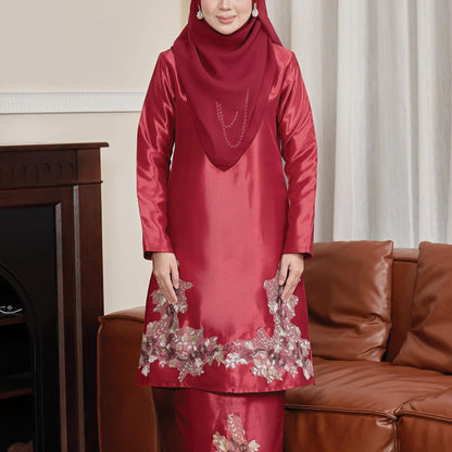 Elianore Kurung