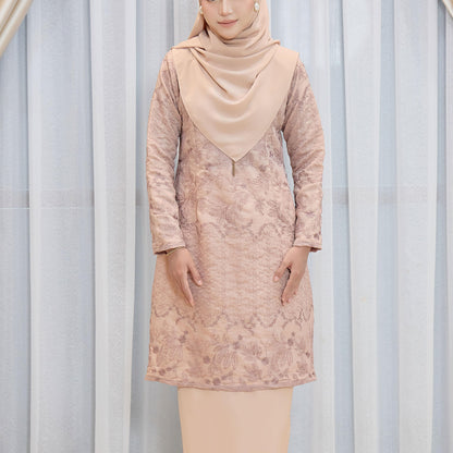 Adora Kurung