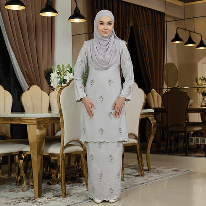 Leena Kurung