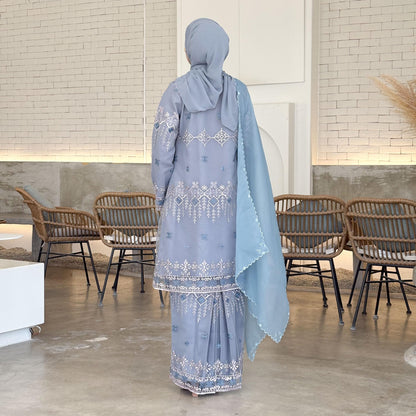 Elisse Kurung