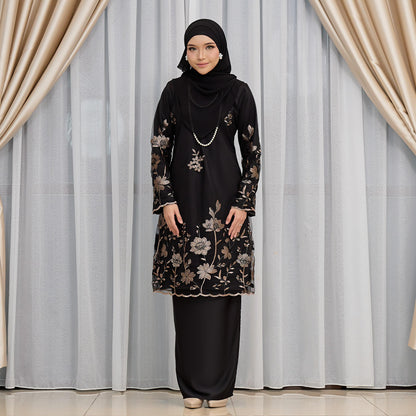 Meara Kurung