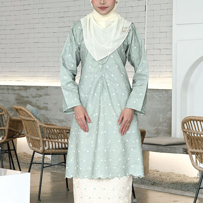 Maneesa Kurung