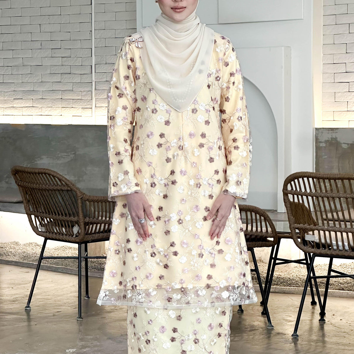 Eymilia Kurung