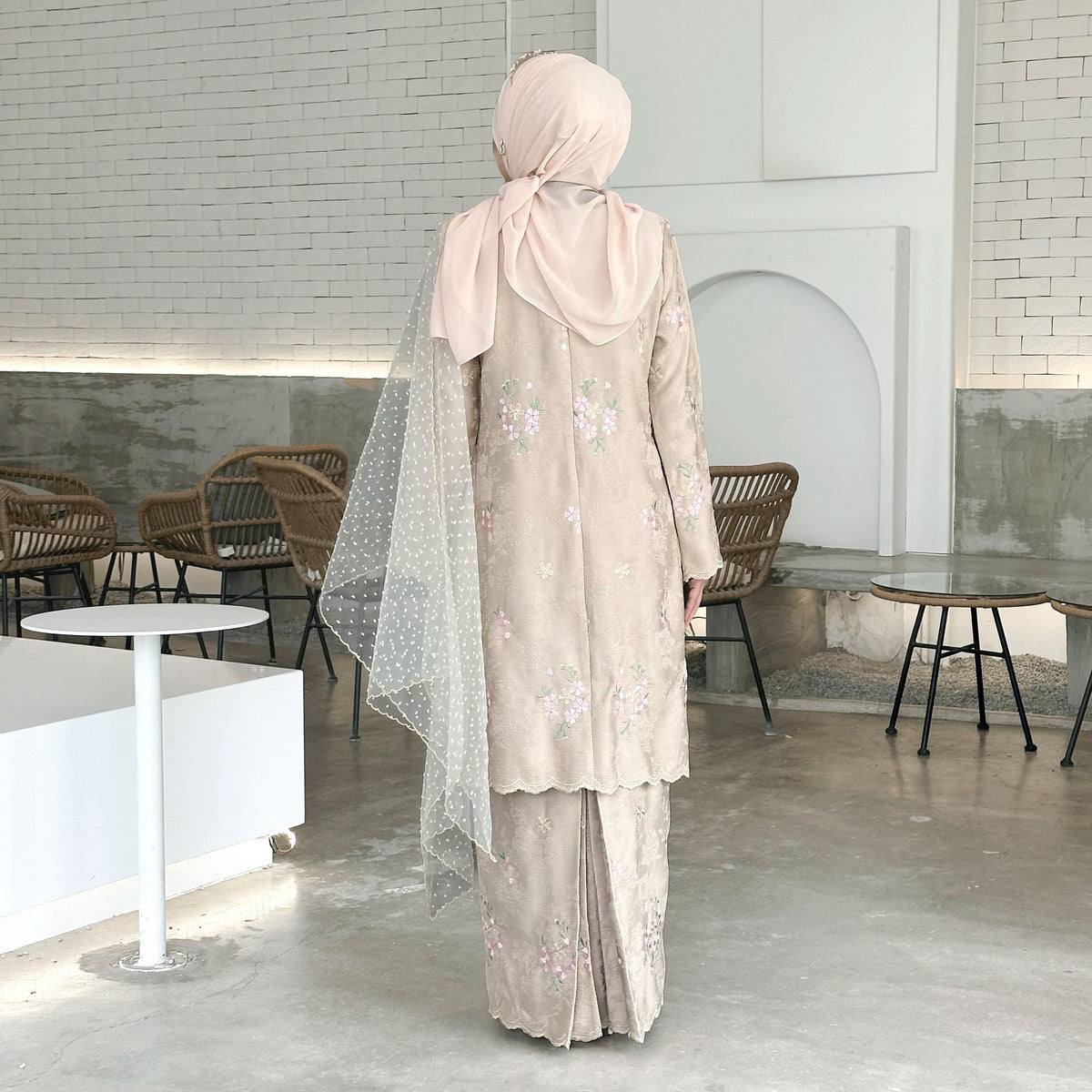 Meylia Kurung