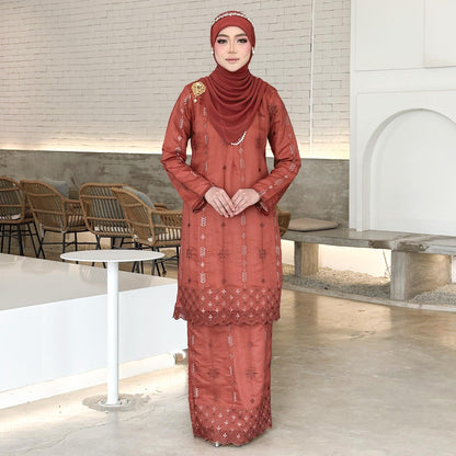 Juliya Kurung