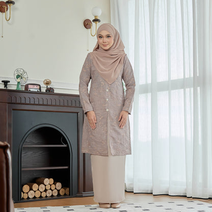 Felline Kurung