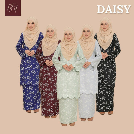Daisy Kurung