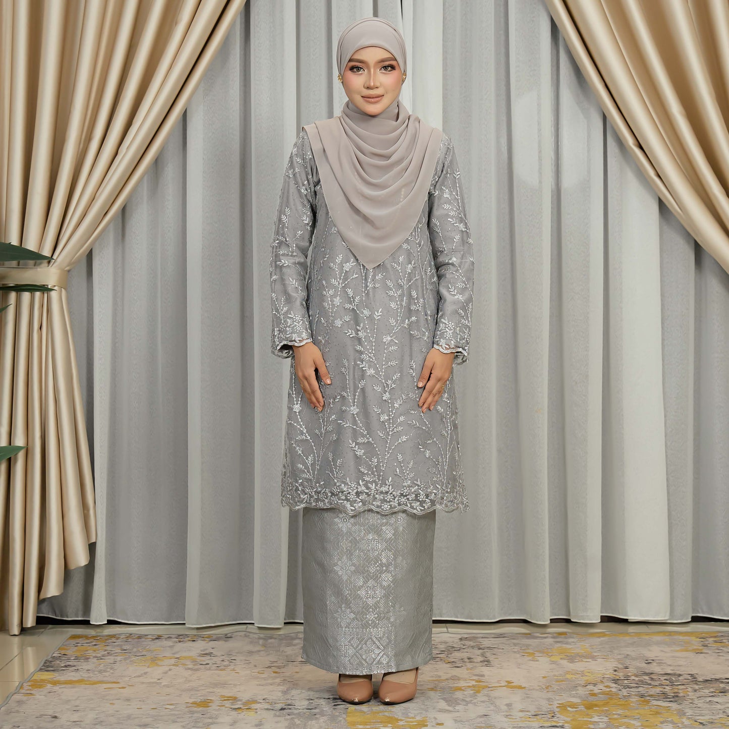 Adira Kurung