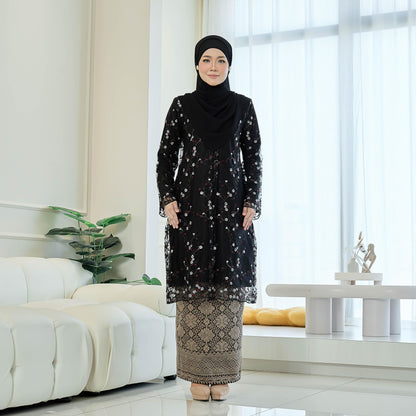 Lovelle Kurung