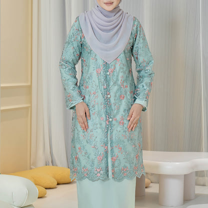 Lorevia Kurung