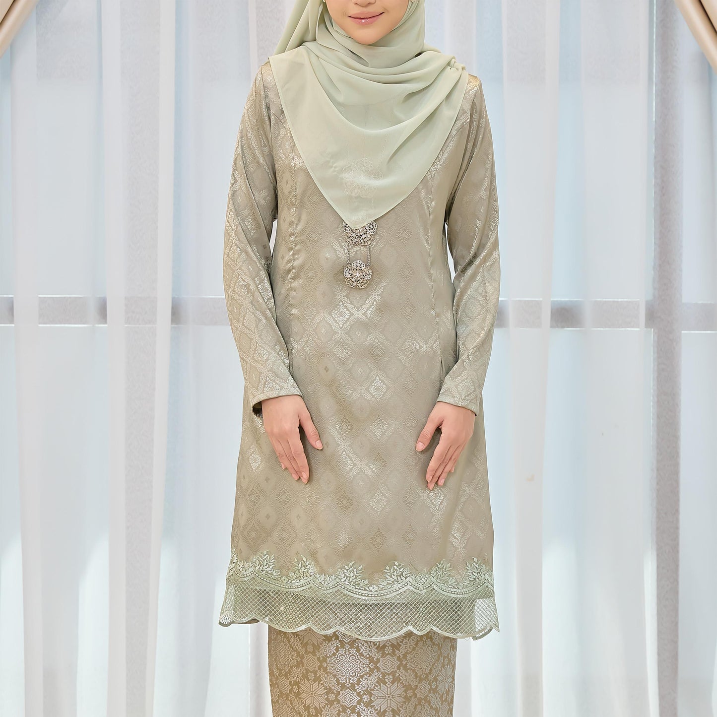 Qaleesa Kurung