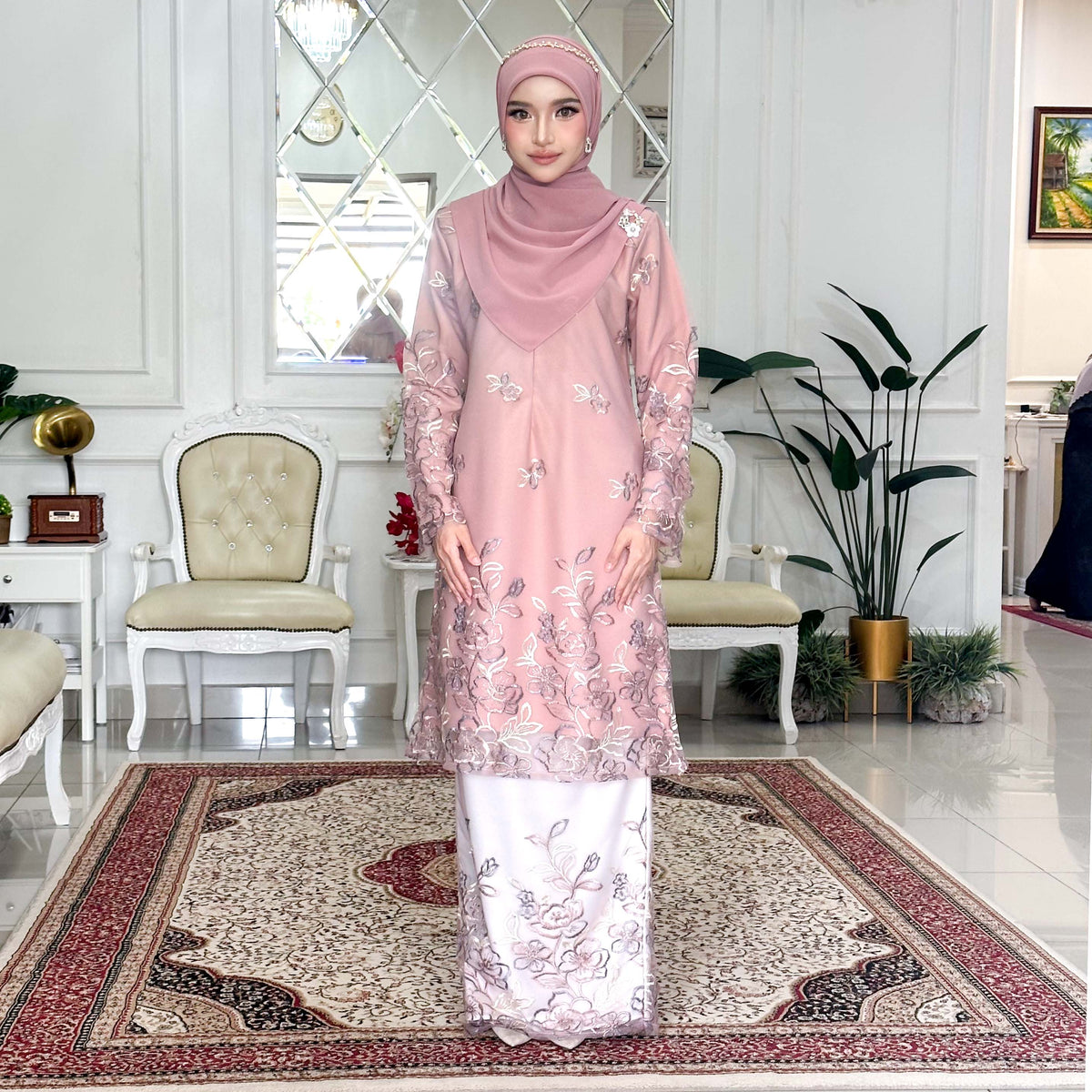 Elaira Kurung