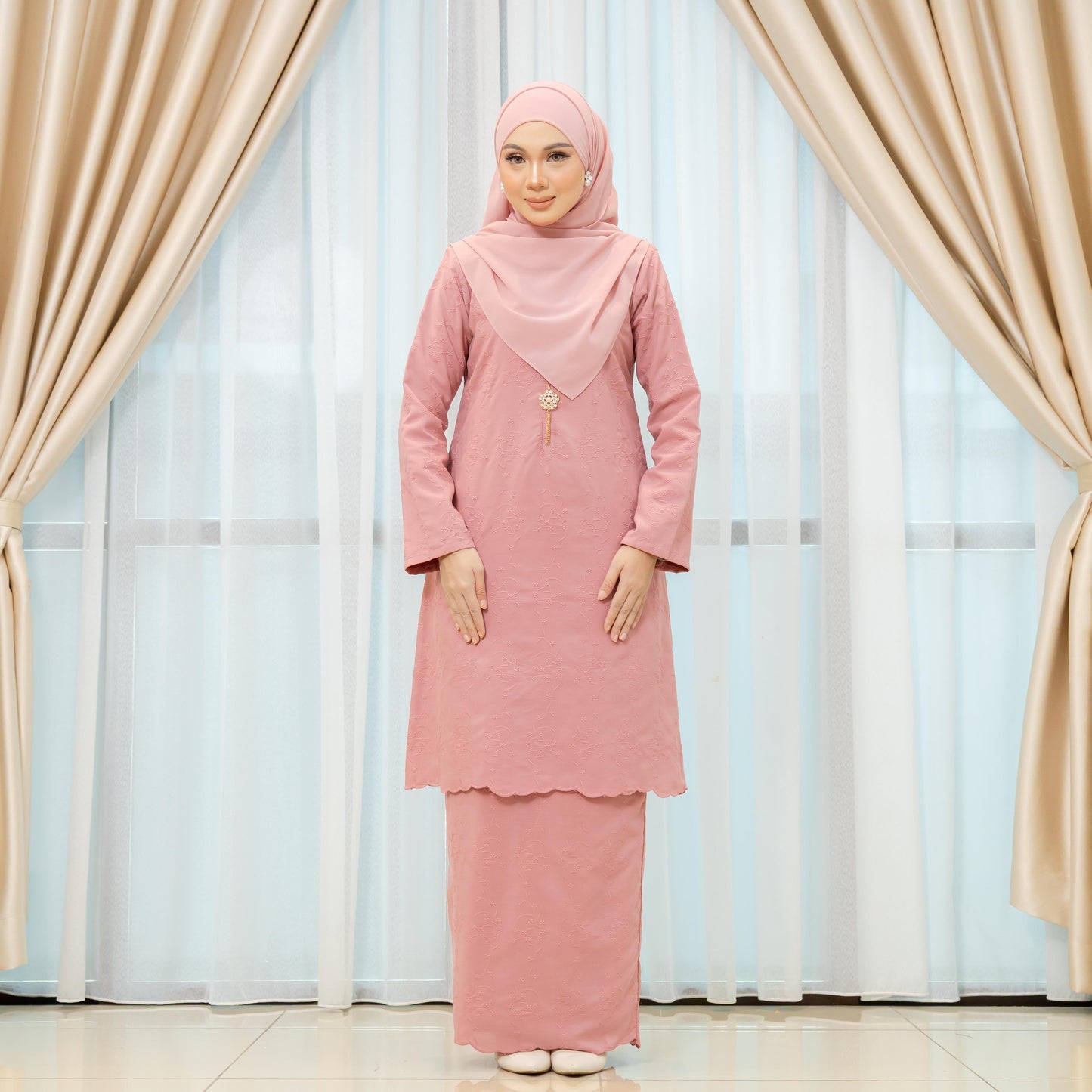 Deluna Kurung