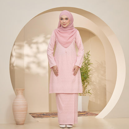 Veronica Kurung