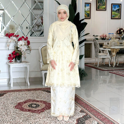 Selina Kurung