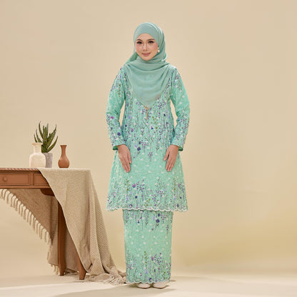 Laira Kurung