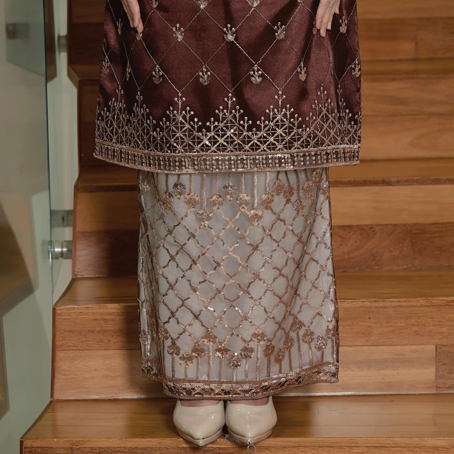 Laela Kurung