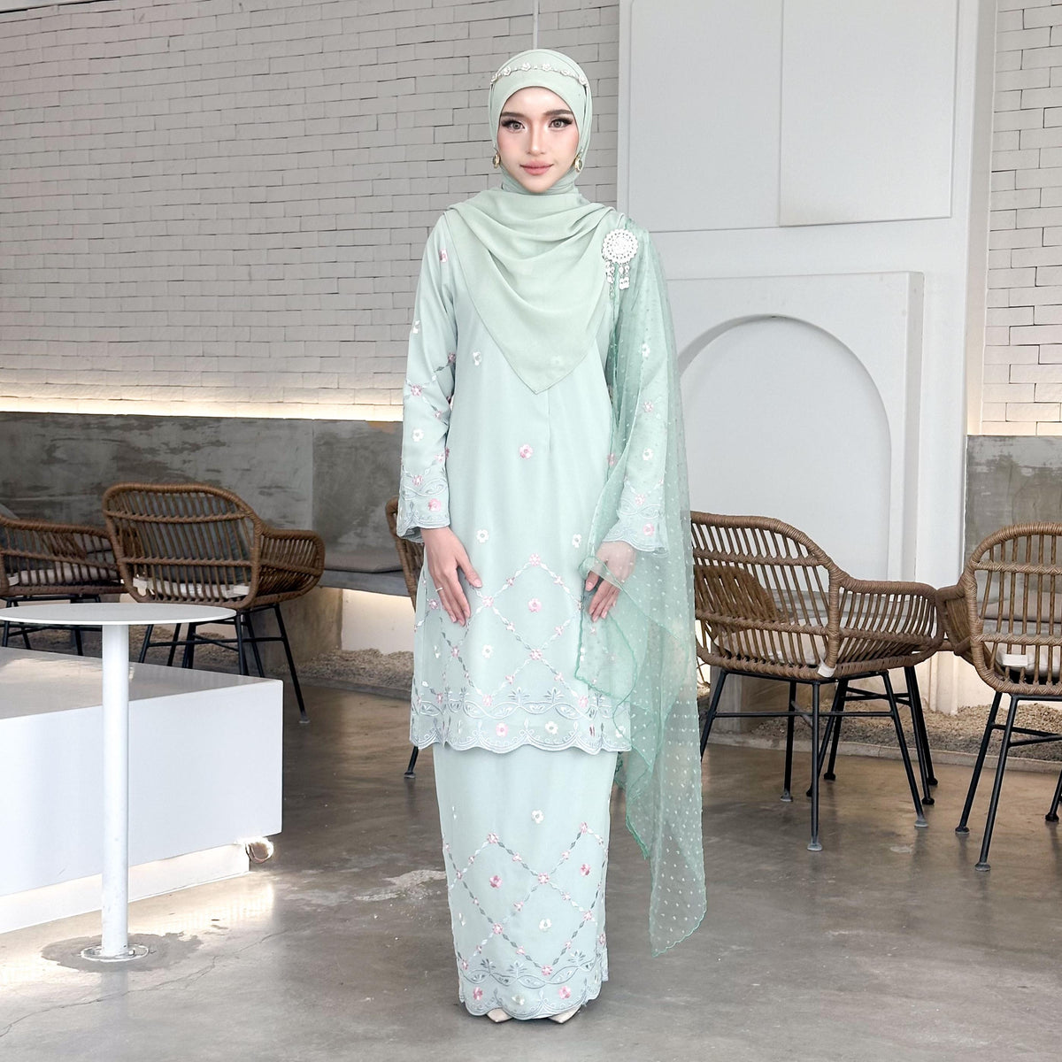 Jenna 2.0 Kurung