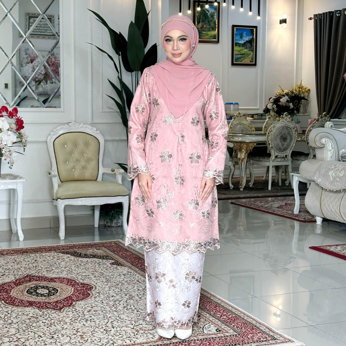 Selina Kurung