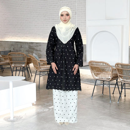 Maneesa Kurung