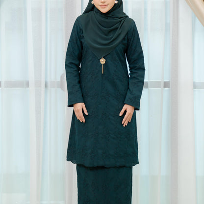 Deluna Kurung