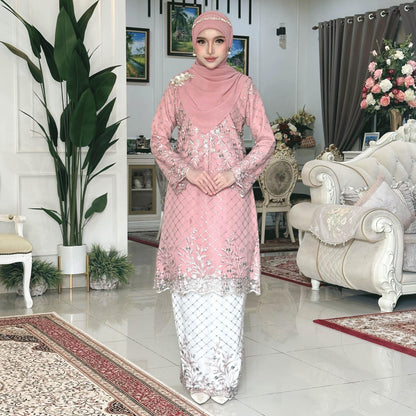 Nellisa Kurung