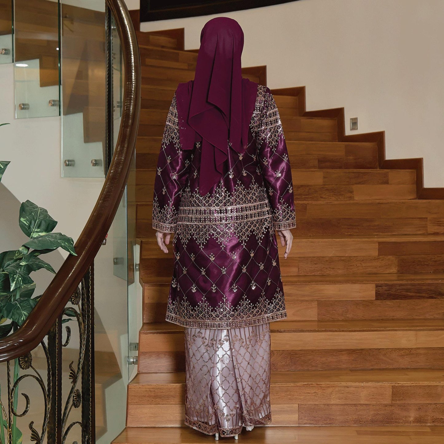 Laela Kurung