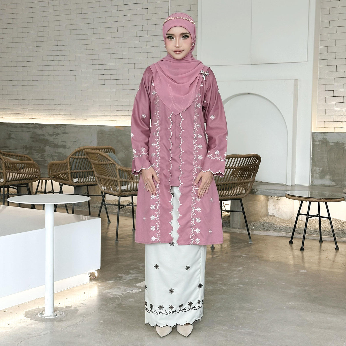 Naema Kurung