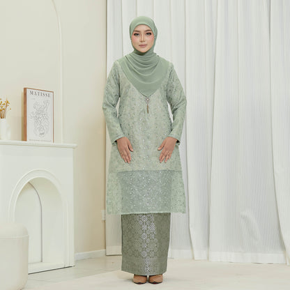 Laressa Kurung