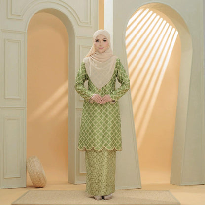 Estilla Kurung