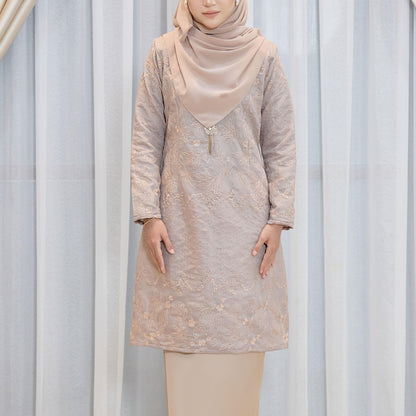 Adora Kurung