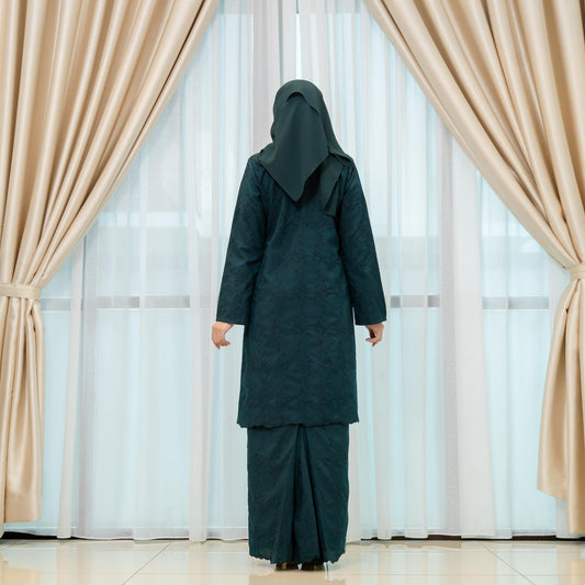 Deluna Kurung