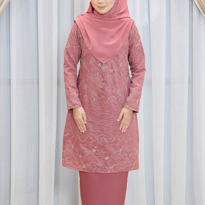 Adora Kurung