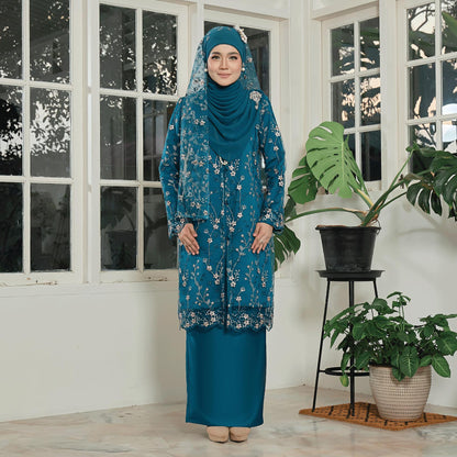 Avelisse Kurung