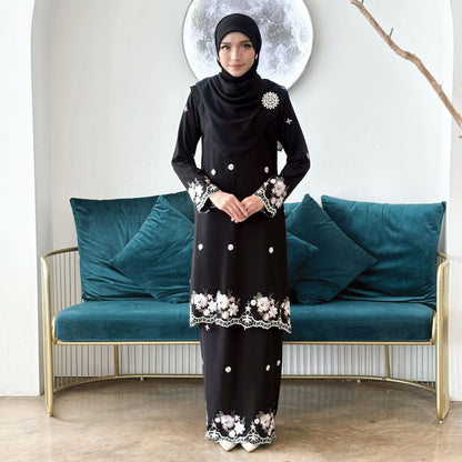 Ailisa Kurung
