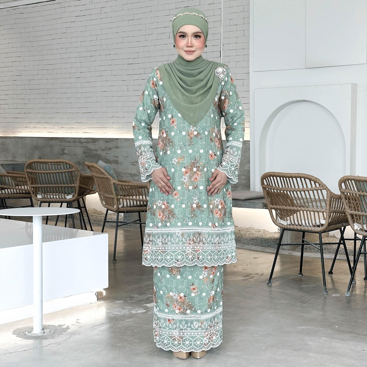 Zalea Kurung