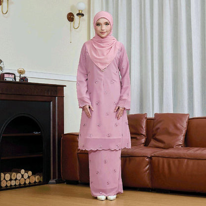 Bellyna Kurung