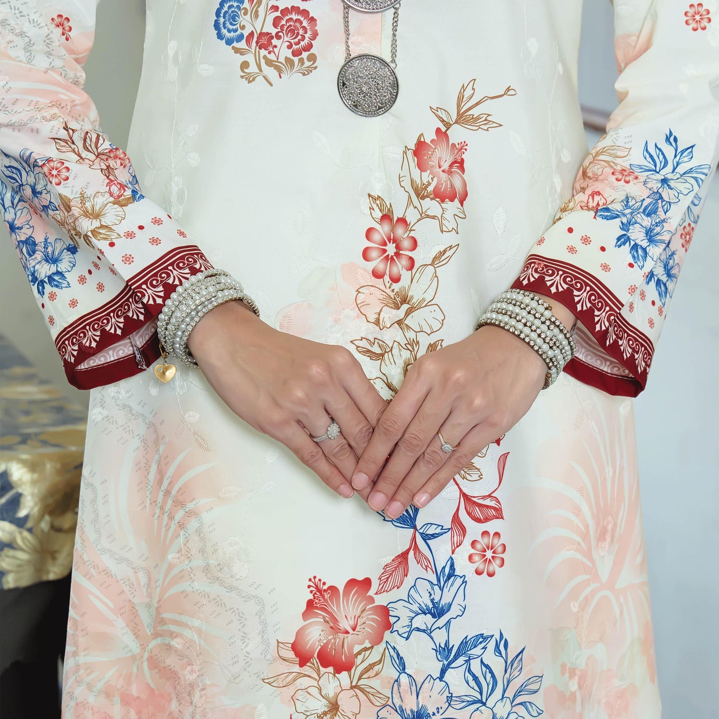 Sri Kesuma Kurung Merdeka
