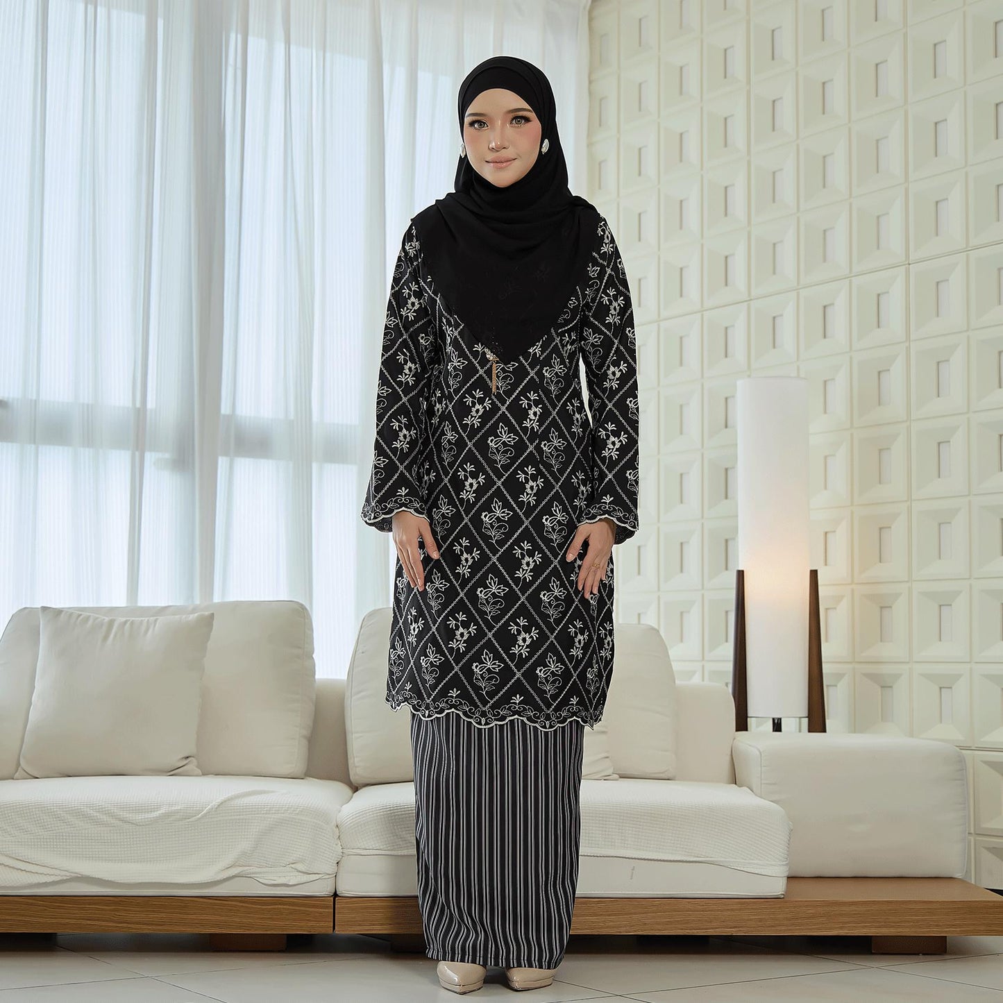 Valessa Kurung
