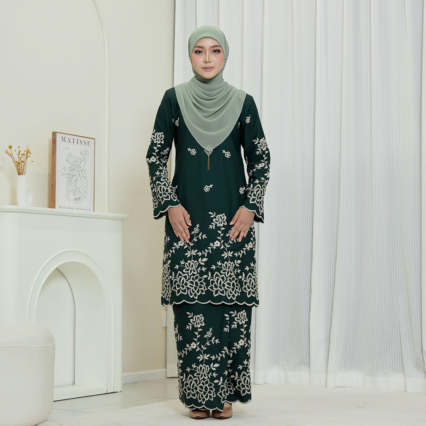 Amanda Kurung